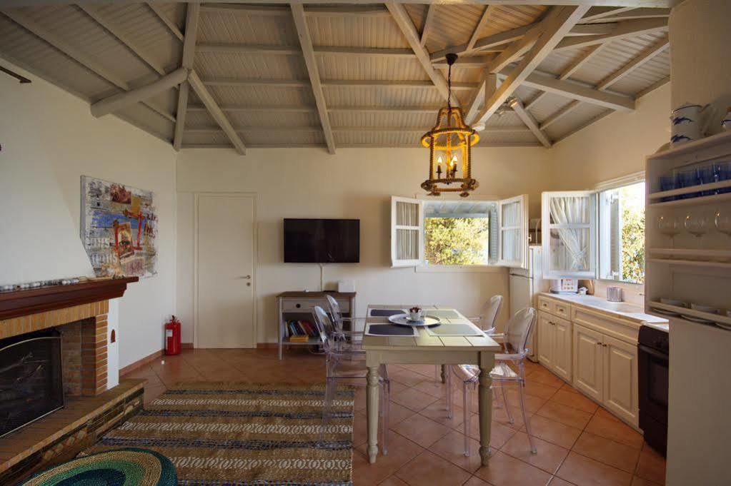 Fisherman'S Cottage Kalamakia Exterior photo